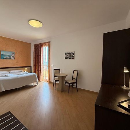 Albergo Perseo Portopalo Di Capo Passero Esterno foto